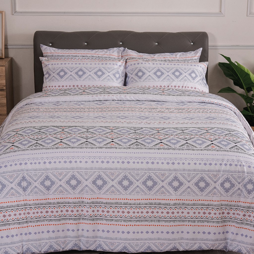 ภาพหน้าปกสินค้าLUCKY mattress ชุดเครื่องนอน ผ้าปูที่นอนพร้อมผ้านวม MicroTouch Classic Style Collection
