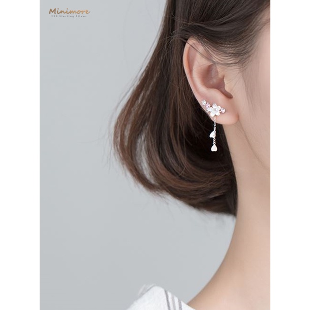 ภาพหน้าปกสินค้าต่างหูเงินแท้ 92.5% ต่างหู EAR CUFF ดอกซากุระเพชร CZ สวยหวาน เกาหลีมากๆ แถมกล่องจิวเวอรี่ 925 silver minimore จากร้าน minimore.official บน Shopee