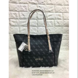 New in GUESS LARGE TOTE  BAGเเท้💯outlet
พร้อมส่งกระเป๋าถือหรือคล้องไหล่ได้