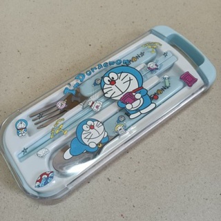 flatware ชุด set กล่อง ช้อน ส้อม ตะเกียบ สแตนเลส สำหรับเด็ก ลาย โดราเอม่อน Doraemon ขนาดกล่อง 8x19x1.5 cm