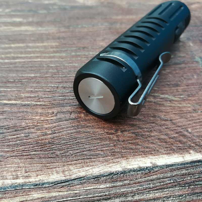 LUMINTOP E05C XPL HI 550lm with 4x CRI Nichia Sidelight 14500 AA EDC