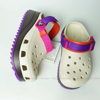 ภาพหน้าปกสินค้ารองเท้าแตะผู้หญิง Crocs รุ่น Hiker ครอคส์Classic Clog/สีขาว ซึ่งคุณอาจชอบสินค้านี้