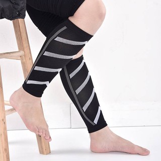 ภาพขนาดย่อของสินค้าLee Bicycle ปลอกรัดน่อง รุ่น Cross Over รัดน่องใส่วิ่ง 1 คู่ (2 ชิ้น) - Elastic Calf Support