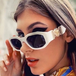 ภาพหน้าปกสินค้าSmall Polygon Square Black Sunglasses for Women Fashion Brand Gradient Ins Hot Sun Glasses Men Hip Hop Eyewear UV400 ที่เกี่ยวข้อง