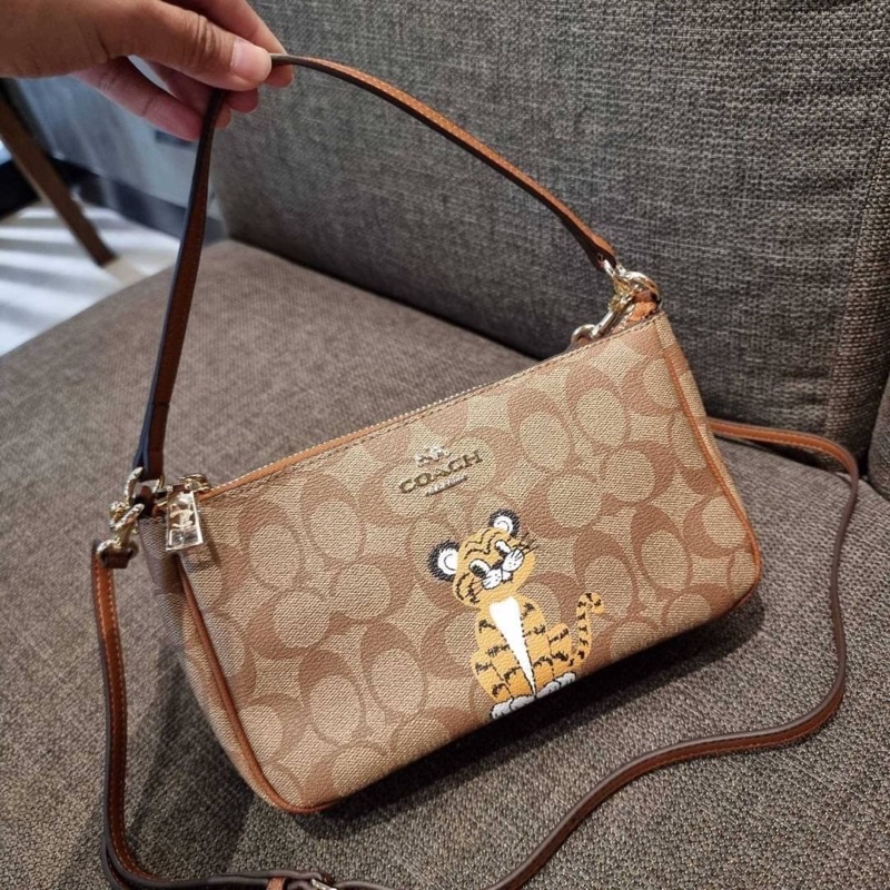 COACH F58321 TOP HANDLE POUCH WITH TIGER Shopee Thailand