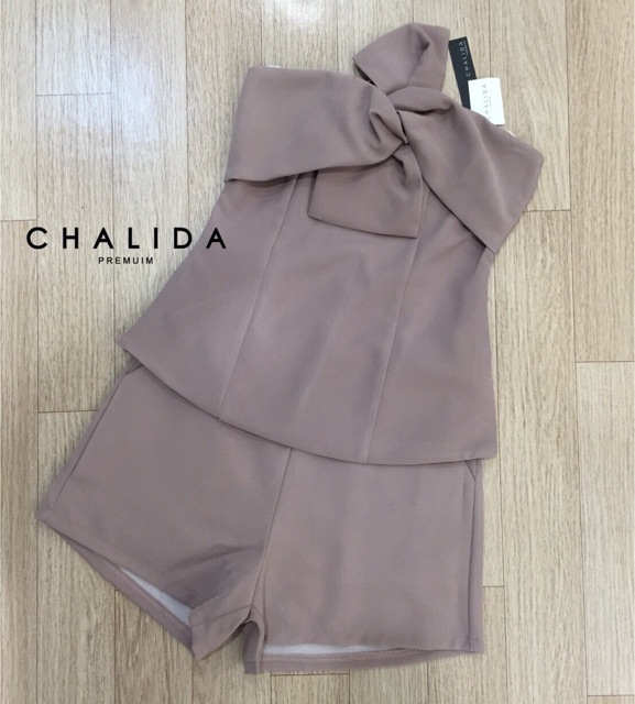 chalida-blot-strapless