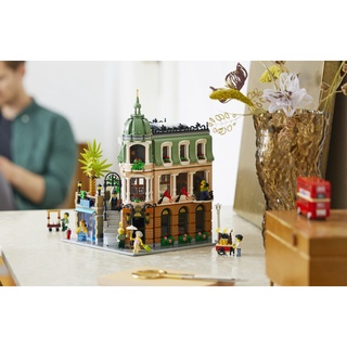 lego-boutique-hotel-10297