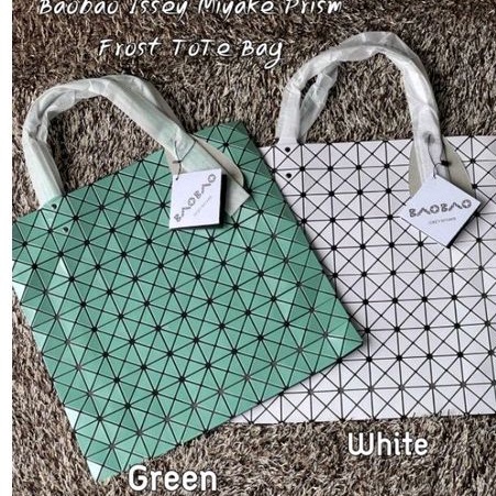 baobao-issey-miyake-prism-frost-tote-bag