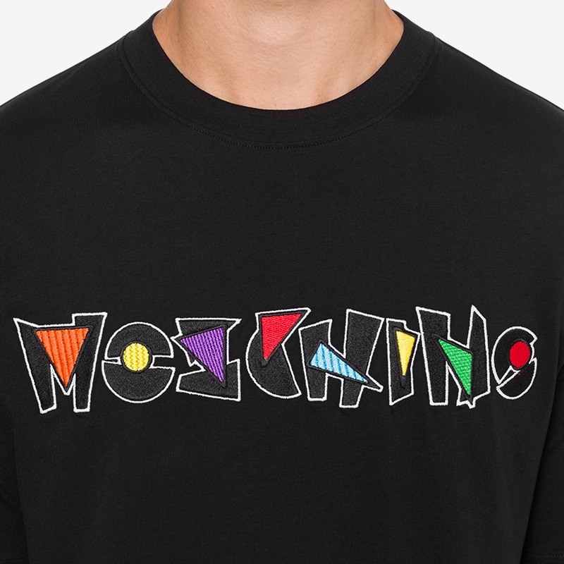 เสื้อยืด-ลายโลโก้เรขาคณิต-moschino-moschino-ole-สําหรับผู้ชาย