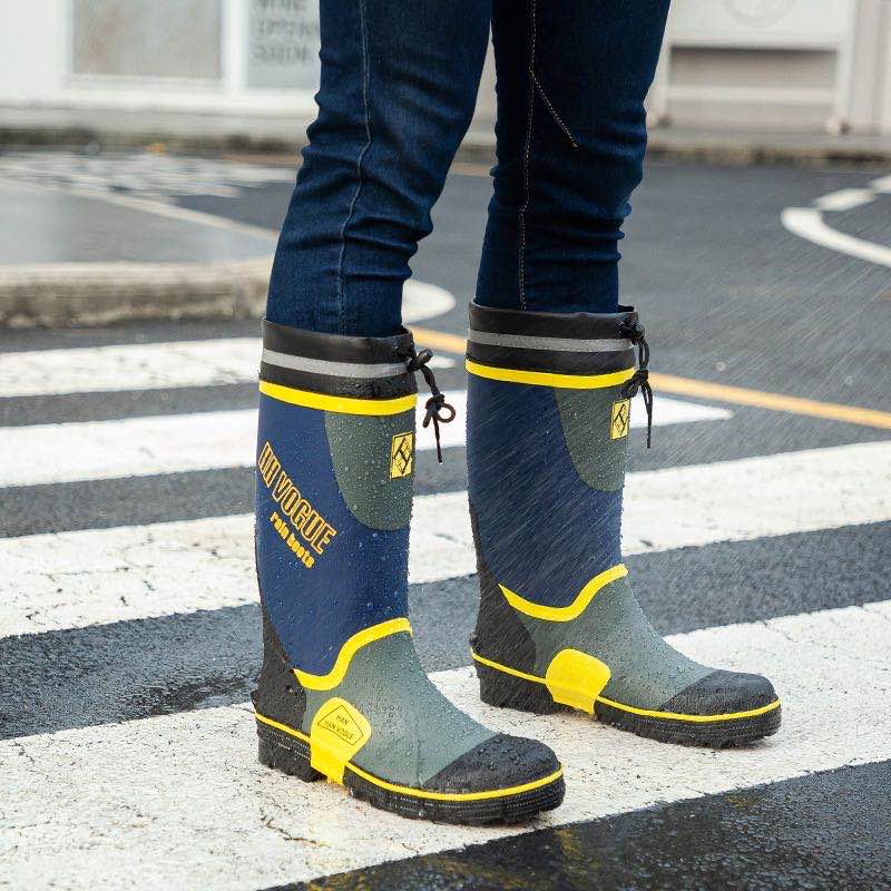 ภาพหน้าปกสินค้าSafety Boots/รองเท้าบูทเซฟตี้หัวเหล็กและพื้นเหล็ก งานสวย คุณภาพดี วัสดุหนาทนทาน รองเท้าบูทเซฟตี้กันกระแทก รองเท้าบูทเซฟต จากร้าน sportwear123 บน Shopee