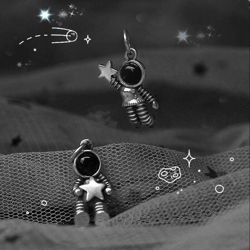 ภาพสินค้า(Q-95) สร้อยคอแฟชั่น มนุษย์อวกาศ ดวงดาว น่ารักสุดๆ จากร้าน fashion.shop502 บน Shopee ภาพที่ 2