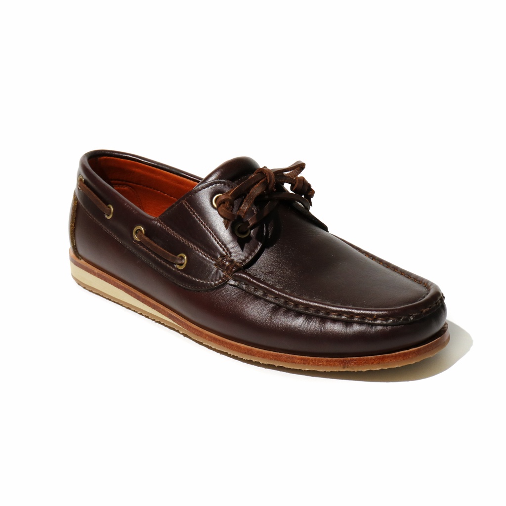 ภาพหน้าปกสินค้าBrown Stone THE PUNTER'S BOAT SHOES - OIL LEATHER BRANDY BROWN