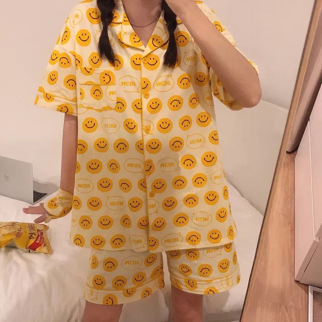 ชุดนอน-ชุดยิ้มสีเหลืองการ์ตูนน่ารักกางเกงขาสั้นขาสั้นญี่ปุ่นบริการถึงบ้าน