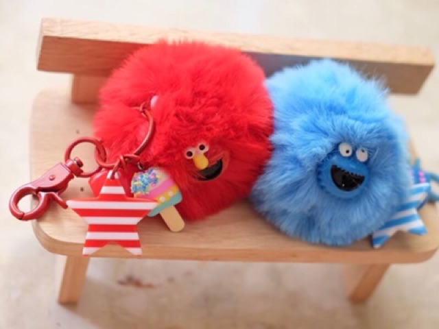 พวงกุญแจพู่-elmo-amp-cookie-monster-พร้อมของตกแต่ง-ขนาด-3-นิ้ว-ชิ้นละ-129-บาท