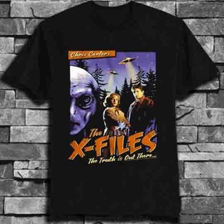 เสื้อยืดอินเทรนด์ผู้ชายอินเทรนด์ผู้หญิงเสื้อยืด พิมพ์ลายโปสเตอร์ The X Files Truth Is Out There สไตล์วินเทจ สําหรับผู้ชา