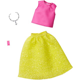 Mainan Budak Perempuan Barbie GHW82 พร้อมกระโปรงสีเหลือง สีชมพู สร้อยคอ และกําไลข้อมือ เสื้อผ้าตุ๊กตา