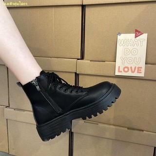 ภาพขนาดย่อของสินค้าจัดส่งทันที  รองเท้าบู๊ตมาร์ตินระดับประถมศึกษาหญิงสไตล์อังกฤษ 2021 ฤดูร้อนใหม่รองเท้าบางบางเฉียบสีแดงรองเท้าสั้น