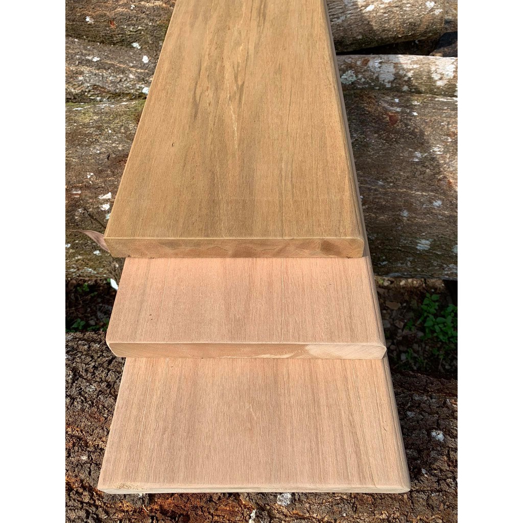 ลูกบันไดไม้ตะเคียน(Merawan Wood)ขนาด 3cm x 24cm มีสีเหลืองขาวนวลแก้ม ...