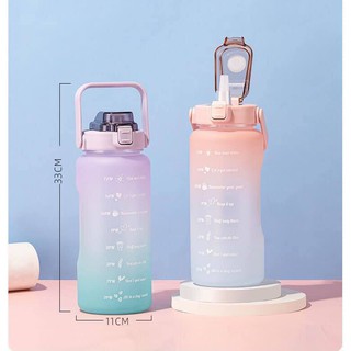 ภาพขนาดย่อของภาพหน้าปกสินค้าขวดน้ำ 2 ลิตร สีพาสเทล ขวดน้ำ2000ml กระบอกน้ำ2ลิตร กระบอกน้ำพลาสติก ขวดน้ำพลาสติก ขวดน้ำบอกปริมาณ จากร้าน cafein.home บน Shopee