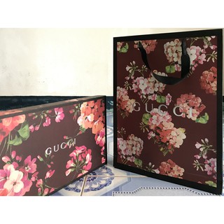 กล่องผ้าพันคอ ถุง+กล่อง gucci =--- sizes: 21.5*40*4.5cm