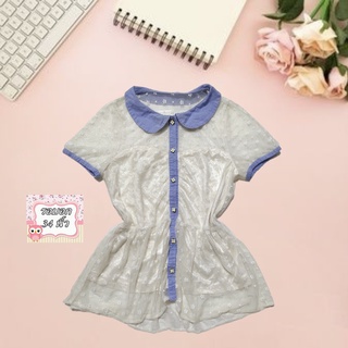 เสื้อเชิ้ตคอบัวแขนสั้นลายลูกไม้ ใส่เที่ยว ใส่ทำงาน มือสอง