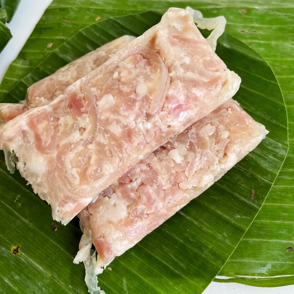 แหนมหมู-ห่อใบตอง-3ห่อ50บาท-หมูเน้นๆไม่เน้นใบตอง-ผลิตสดใหม่วันต่อวัน