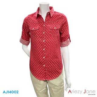 Ariezy Jane AJ-14002 เสื้อเชิ้ตแขน 3/4 กระเป๋าหน้า 2 ใบ ผ้า100%COTTON ลาพิมพิ์ดอกเล็กสีแดง
