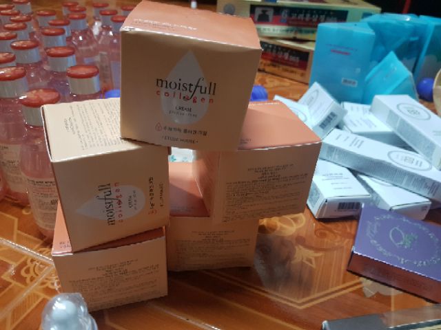 etude-moistfull-collagen-cream