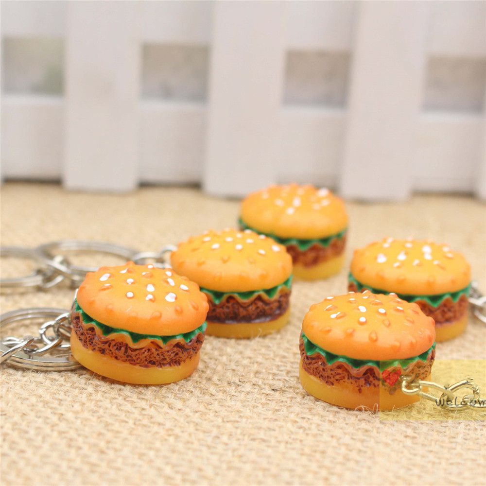 ภาพหน้าปกสินค้าSMILE New Resin Bag Pendant Mini Hamburger Key Chains Keyring Cartoon 3D Burger Funny Gift Food จากร้าน smile1.th บน Shopee