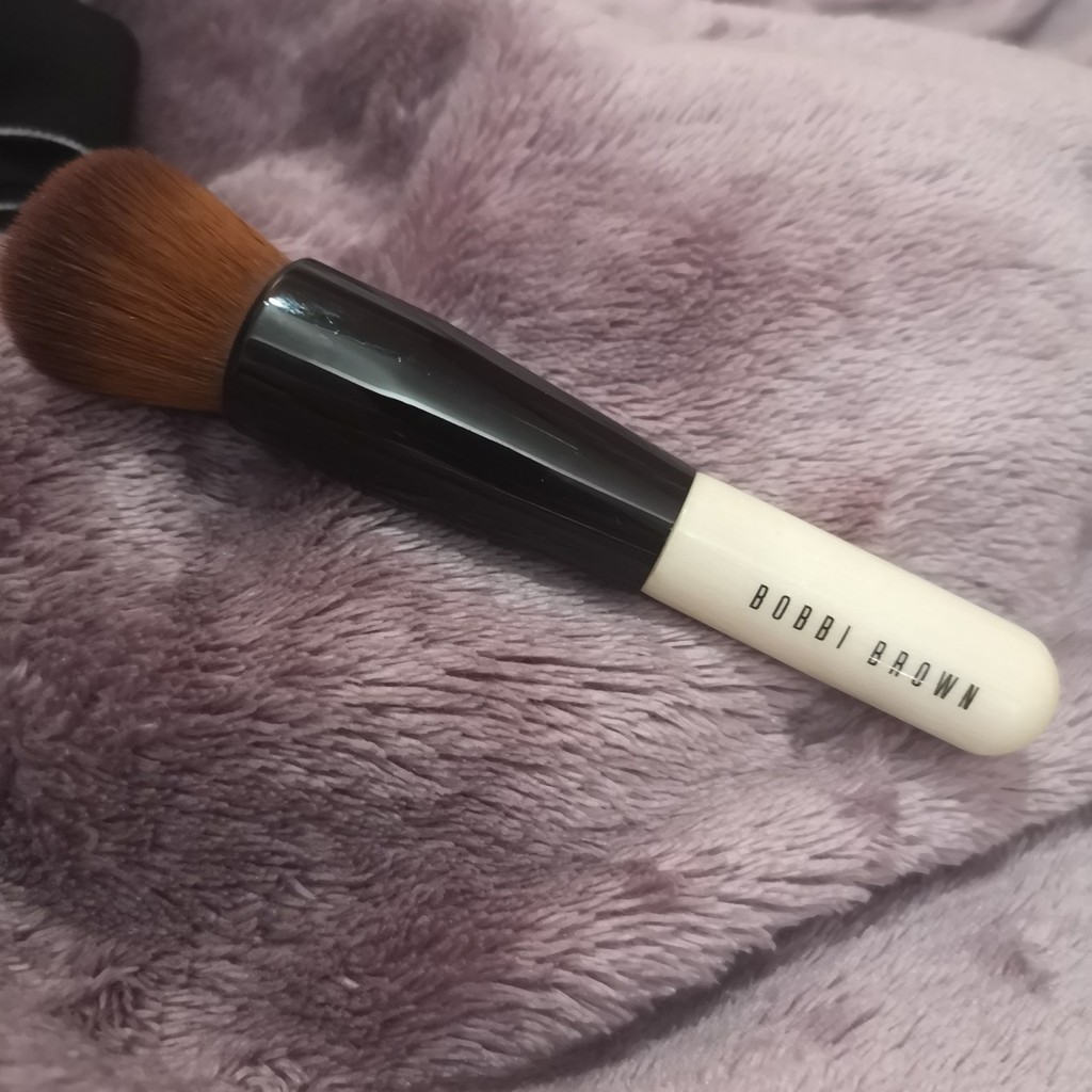 bobbi-brown-full-coverage-face-brush-แปรงแต่งหน้า