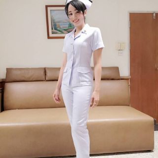 ภาพขนาดย่อของภาพหน้าปกสินค้าชุดพยาบาลสำเร็จรูป มือ1 ผ้าวาเลนติโน่ ขาวโอโม่ จากร้าน nattaya_shop บน Shopee