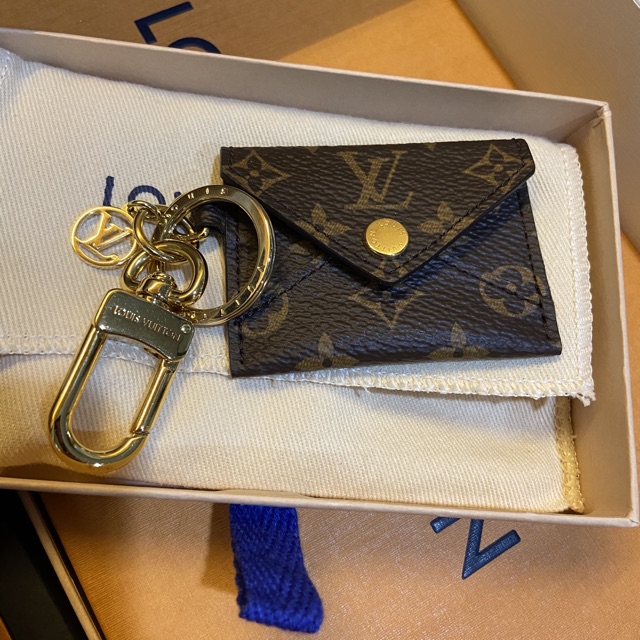 ♨️BNIB ♨️L.V KIRIGAMI pouch bag charm & key holder