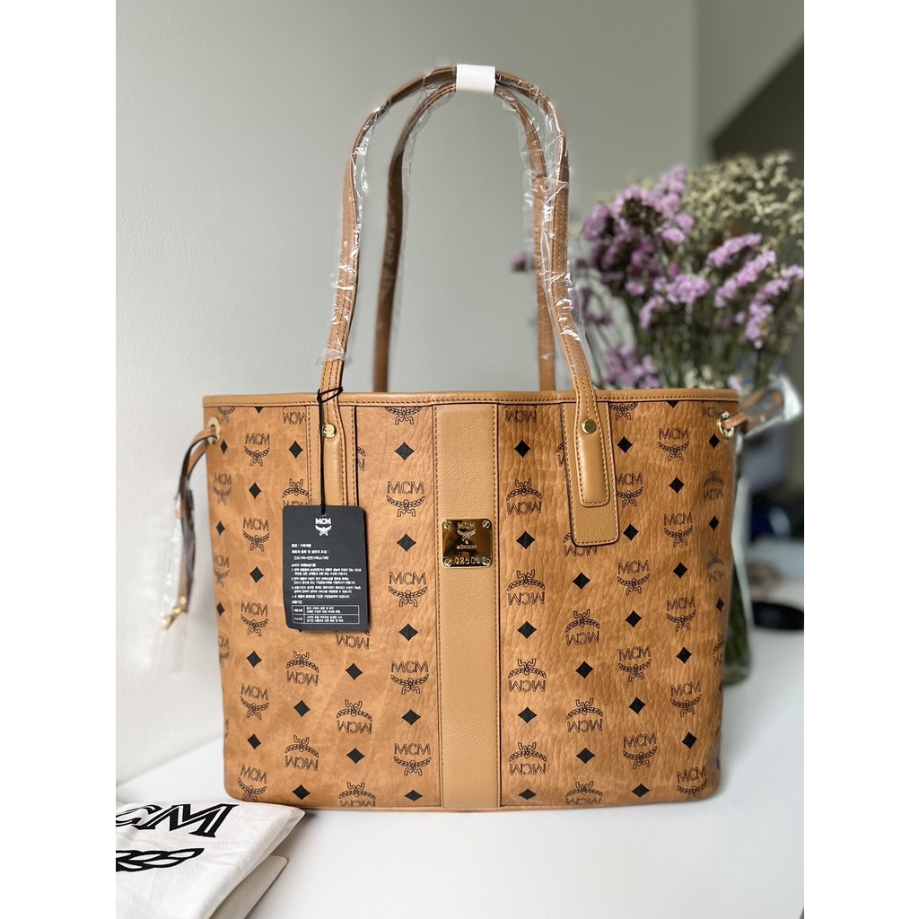 mcm-medium-reversible-shopper-ข้างในลายสก้อต