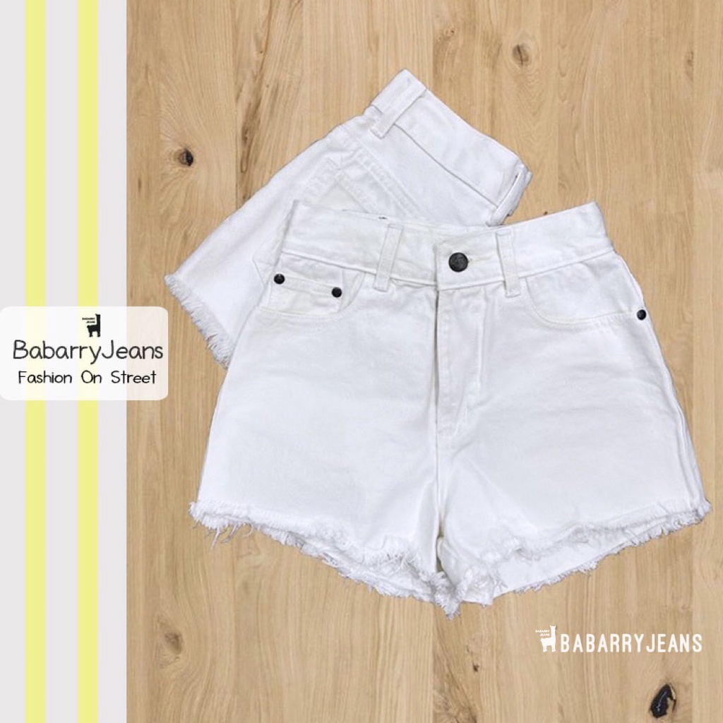 ภาพหน้าปกสินค้าBabarryJeans ยีนส์ขาสั้น เอวสูง ปลายรุ่ย ผ้ายีนส์ไม่ยืด สีขาว