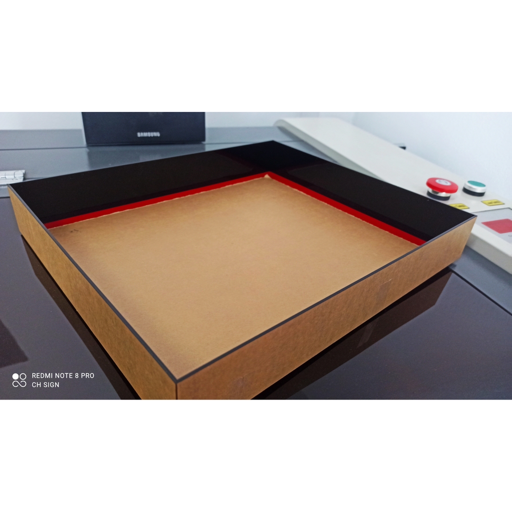 กล่องใส่ซูชิ-กล่องซูชิ-อะคริลิค-ดำแดงหนา-2มิล-3มิล-ขนาด30x35x5cm
