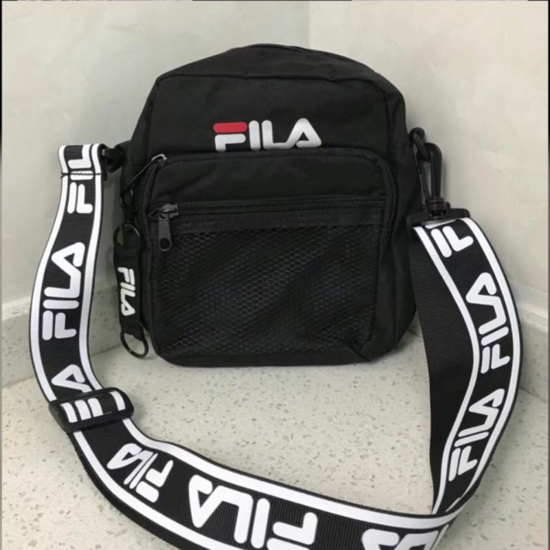 ของแท้-พร้อมส่ง-กระเป๋านิตยสารญี่ปุ่น-fila-2019-summer-collection