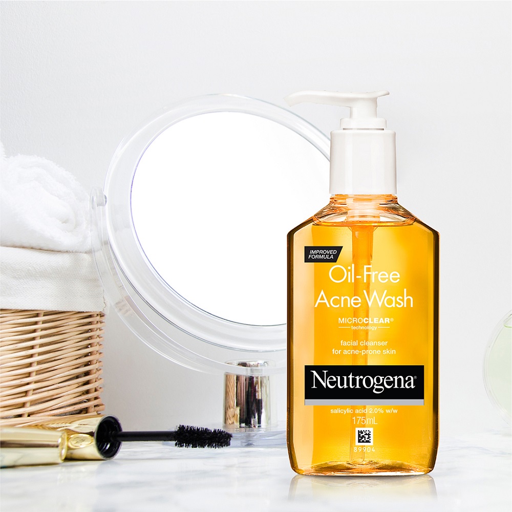 neutrogena-นูโทรจีนา-แอคเน่-ออยล์-ฟรี-เฟช-วอช-177-มล-สูตรป้องกันสิว-ปริมาณ-175-มล