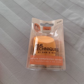 REAL TECHNIQUES MIRACLE COMPLEXION SPONGE