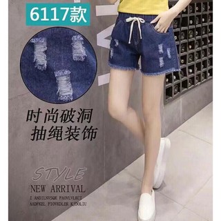ภาพขนาดย่อของสินค้า-กางเกงยีนส์ขาสั้นเอวยางยืดมีเชือกสไตร์เกาหลีแนววินเทจแต่งด้วยดีเทลขาดนิดหน่อย สวยๆ เก๋ๆ 2037