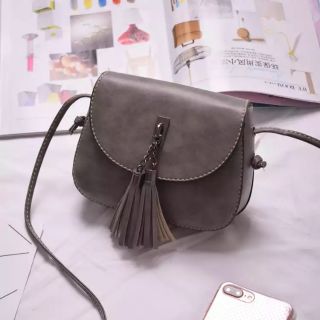 Crossbody  Bag กระเป๋าสะพายข้าง วินเทจ เก๋ๆ สีเทา