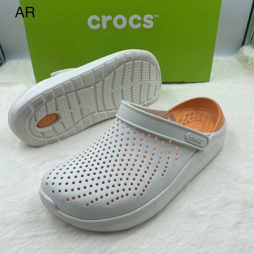 รองเท้าcrocs-แบบสวมของผู้หญิง-สีมาใหม่-งานสวย-ราคาน่ารัก-เบานิ่มใส่สบายใส่สวยดูดี-สินค่าพร้อมส่งทุกคู่เลยค่ะ