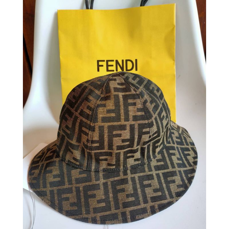 Hat fendi store