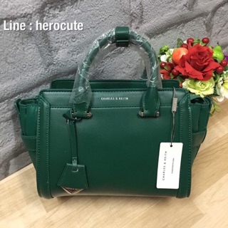 CHARLES &amp; KEITH TRAPEZE BAG ส่งฟรีEMS