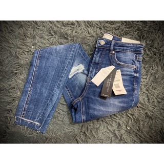 สินค้า (A003)👖กางเกงยีนส์ stradivarius jeans แท้💯ทรงสวยงานผ้าดีมากแต่งขาด**นางแบบบางรุ่นอาจเทียบเคียงเพื่อให้เห็นทรงใกล้เคียง‼️