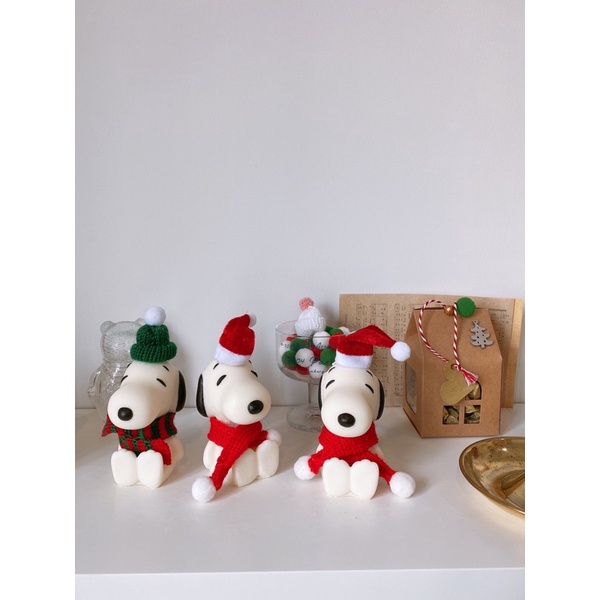 christmas-snoopy-candle-ของขวัญคริสต์มาส-มีผ้าพันคอ-หมวกให้นะคะ