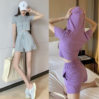 เสื้อยืด สีพื้น + กางเกงขาสั้น ขากว้าง สองชิ้น เหมาะกับการวิ่ง เล่นกีฬา ฟิตเนส โยคะ ฤดูร้อน สําหรับผู้หญิง