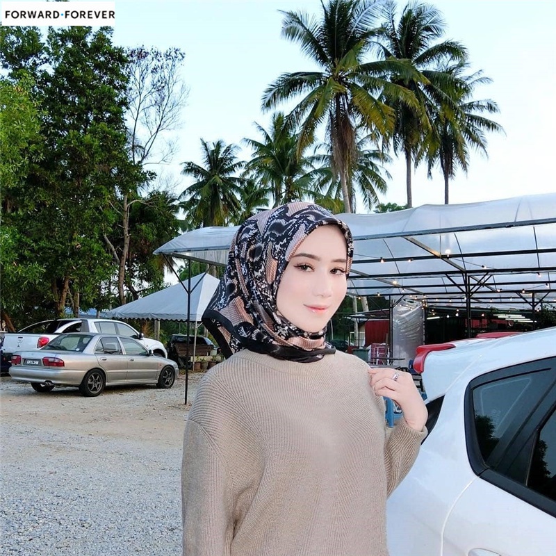 ภาพหน้าปกสินค้า90cm printed shawl Muslim headscarf M90167 จากร้าน zhengdashun.th บน Shopee