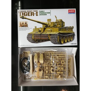 โมเดลประกอบ Academy Model 1/35 AC13264 Tiger 1 Early Version "Early-Exterior Model"