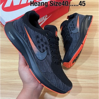 Nike Zoom รองเท้าผ้าใบผูกเชือก