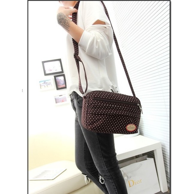 ภาพหน้าปกสินค้า(ใส่โค้ดลดเพิ่ม MMS15BAG) Fashion handbag กระเป๋าสะพายผ้าใบ สำหรับผู้หญิง มีหลายช่องT-797 จากร้าน lh231415 บน Shopee